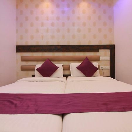 Hotel Modern Мумбай Екстериор снимка