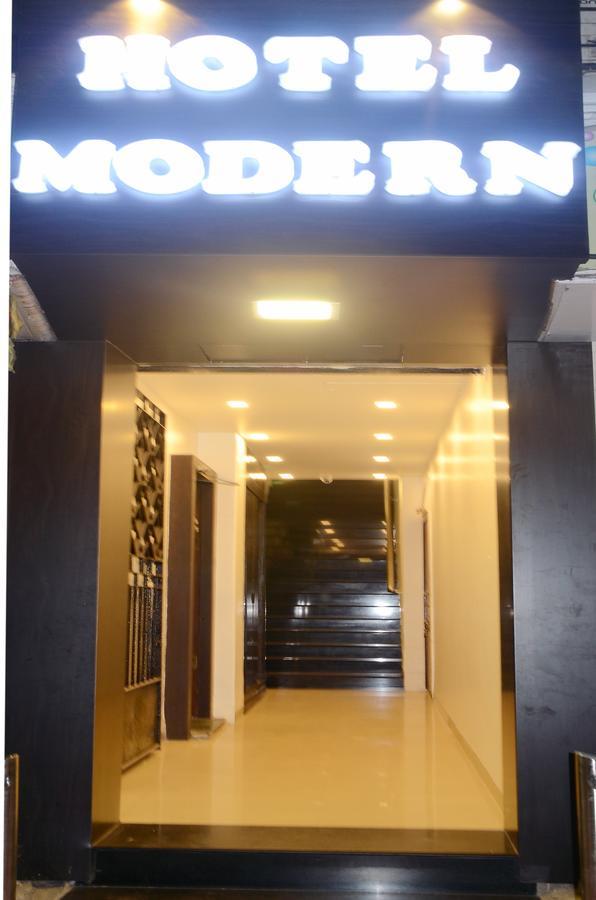 Hotel Modern Мумбай Екстериор снимка