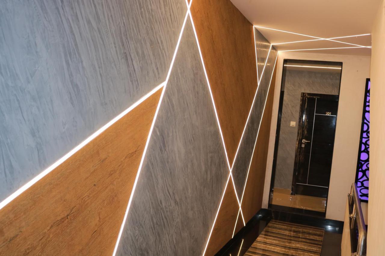 Hotel Modern Мумбай Екстериор снимка