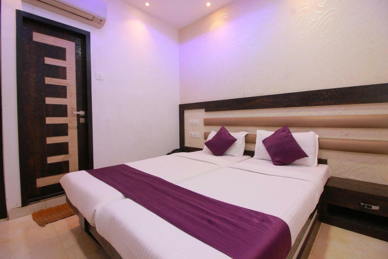 Hotel Modern Мумбай Екстериор снимка